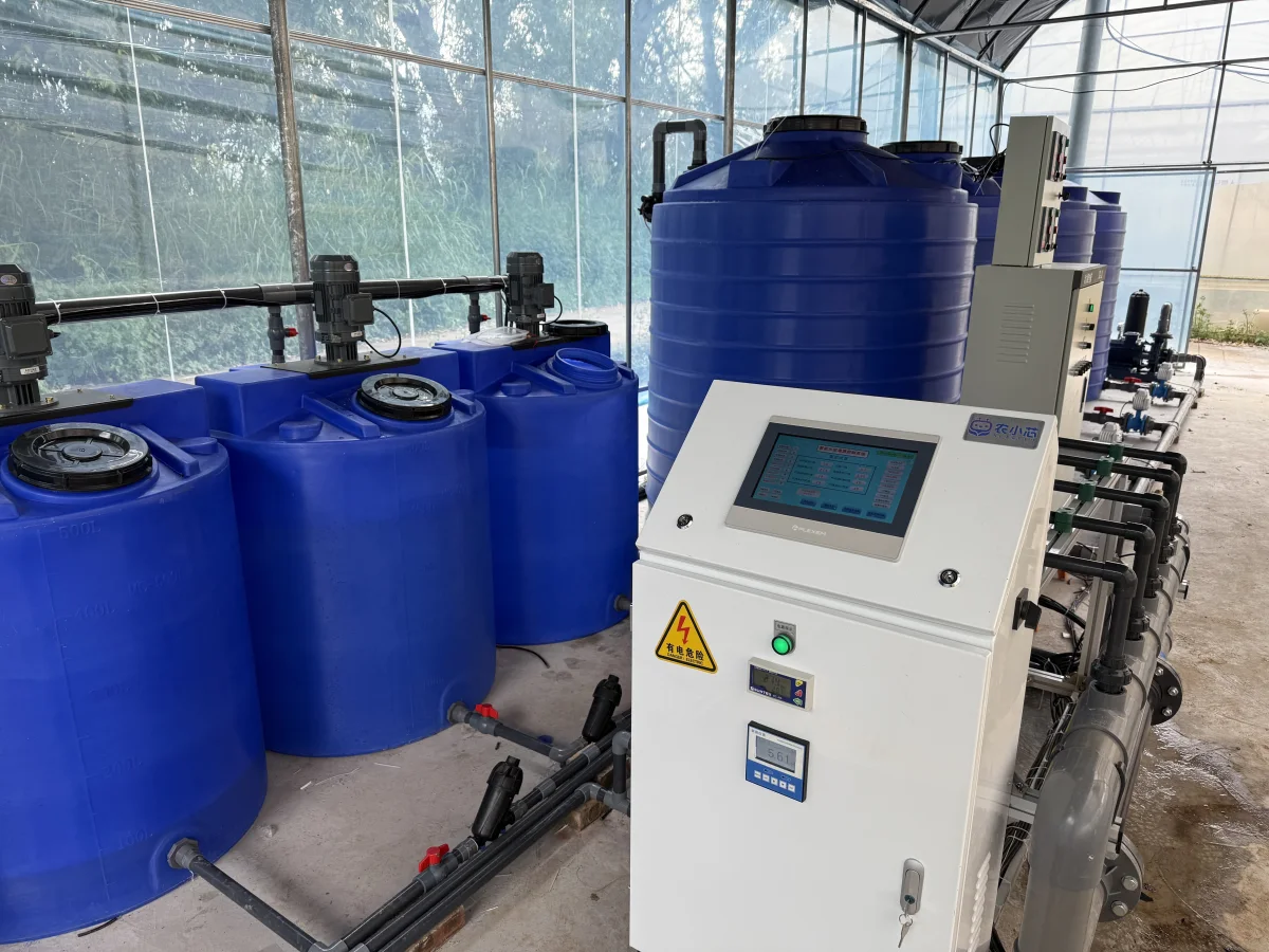 Five-channel Tank Fertigation Unit (4 Fertilizer + 1 Acid)